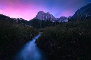 Dolomity hory a jezero západ slunce