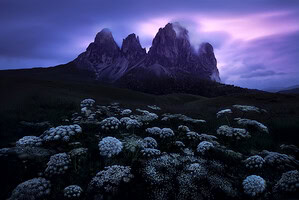 Itálie Dolomity hory modrá hodina
