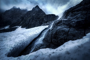 Tatry vodopád a hory mlha