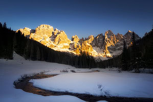 Itálie Dolomity hory sníh zimní krajina