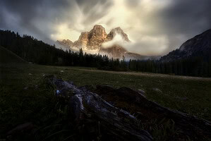 Dolomity krajina hory a západ slunce